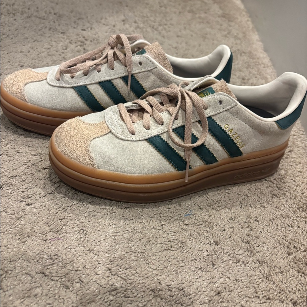 Women’s adidas women’s gazelle bold shoes size 8.5